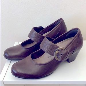 EUC Earth Noble Brown Leather Shoes